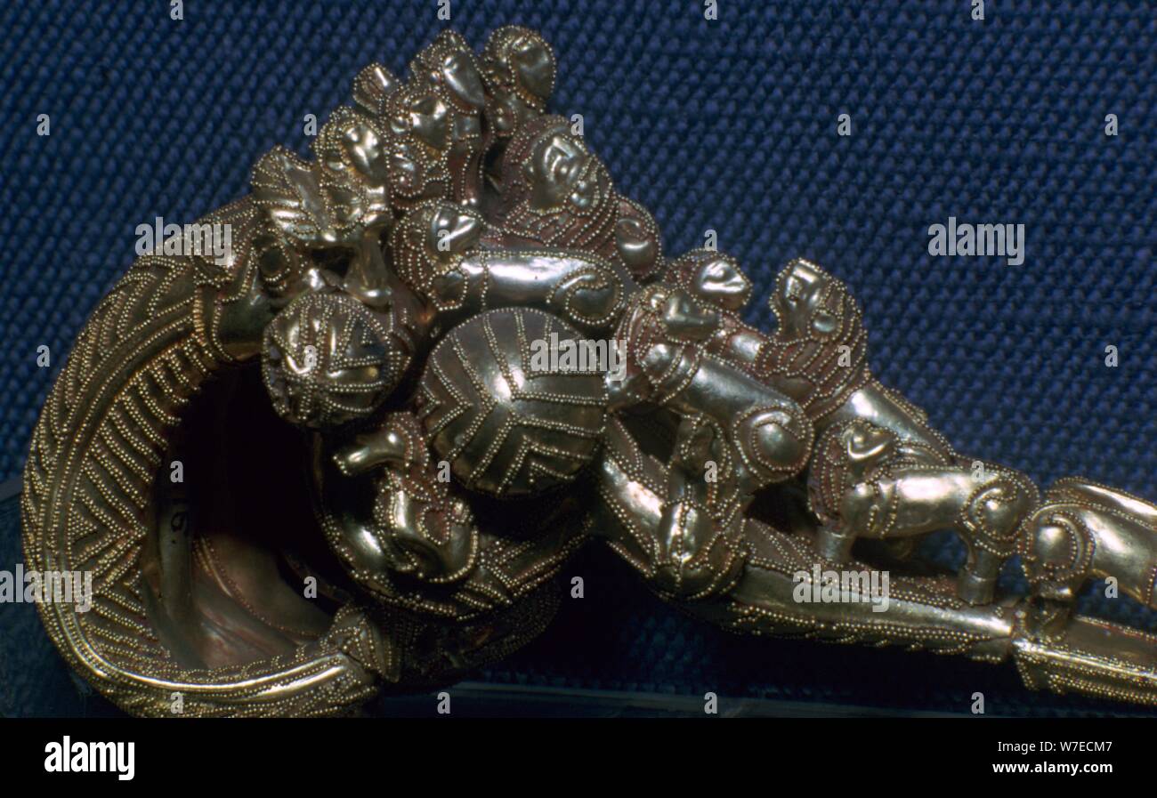 Détail d'un péroné or étrusque montrant des techniques de travail de l'or, 7e siècle avant J.-C.. Artiste : Inconnu Banque D'Images