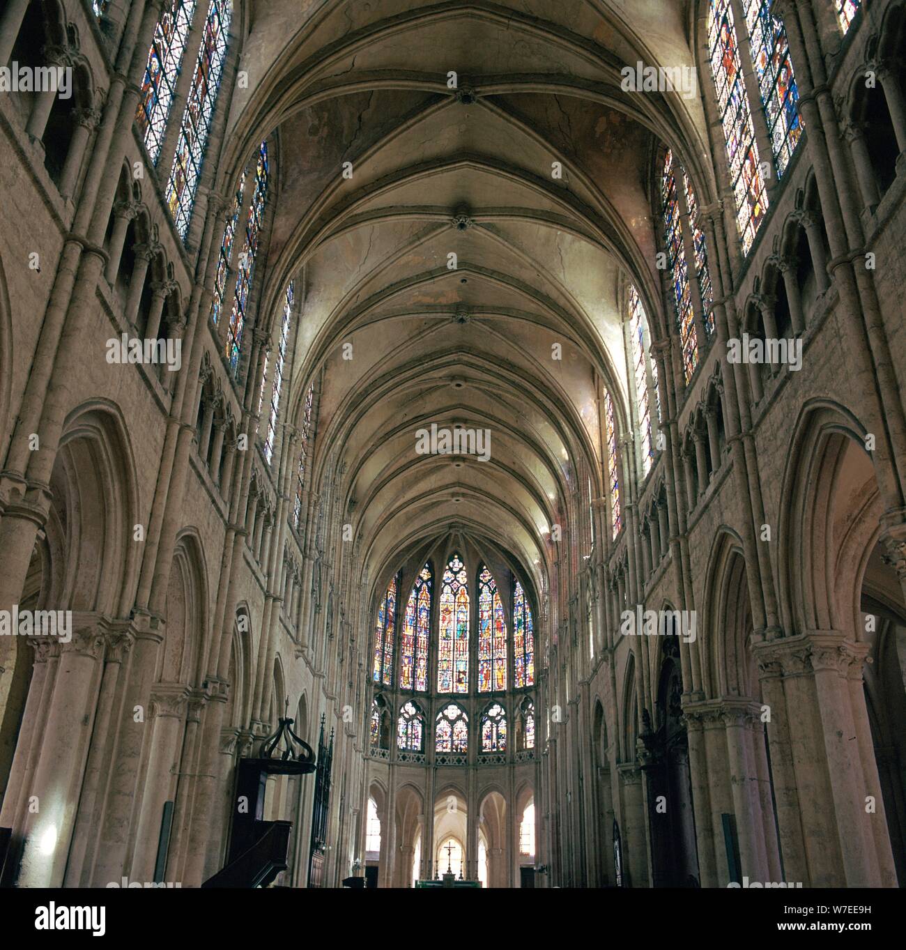Intérieur de l'église de St Pierre, 12e siècle. Artiste : Inconnu Banque D'Images