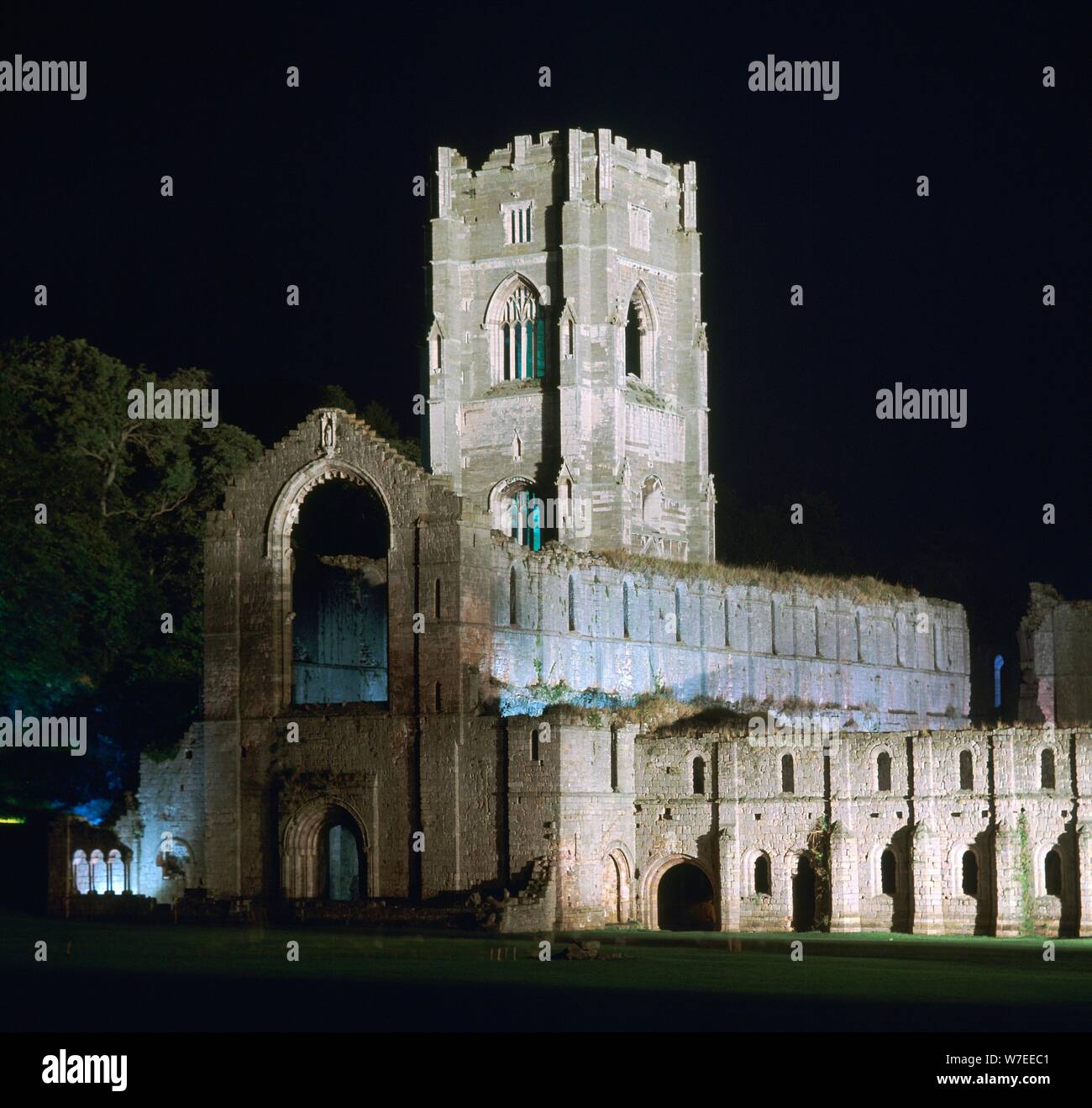 L'abbaye de Fountains, éclairé, 12ème siècle. Artiste : Inconnu Banque D'Images