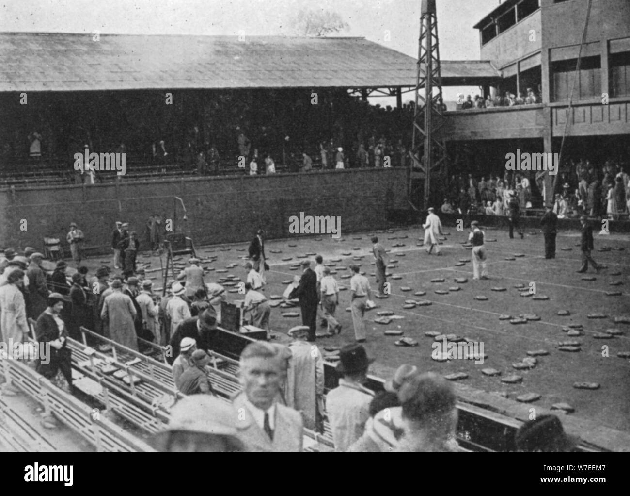 Le coussin de bombardement No 1 Court, Coupe Davis, Wimbledon, 1935. Artiste : Planète News Ltd Banque D'Images