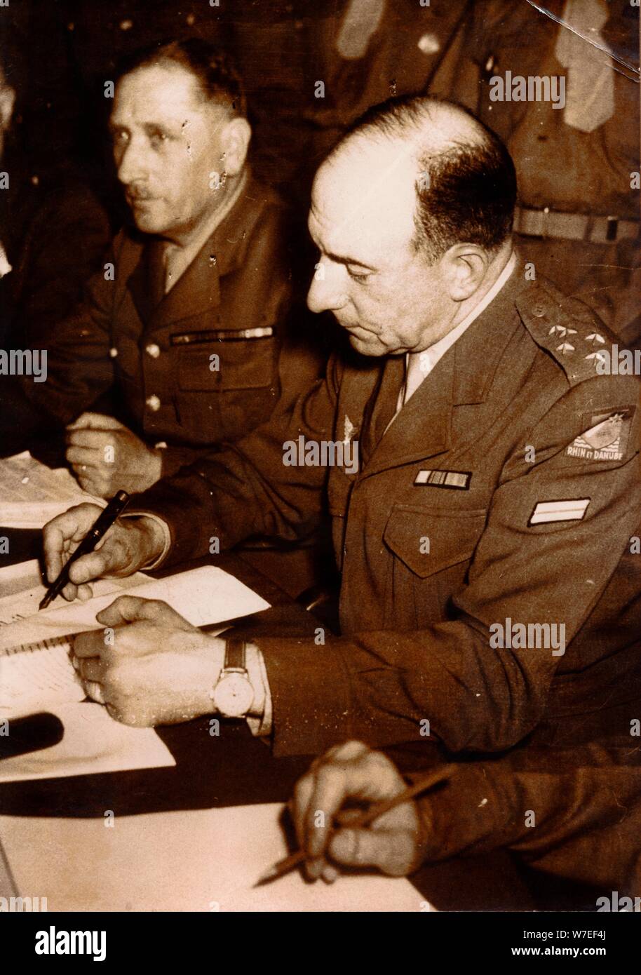 Jean de Lattre de Tassigny, général français, Berlin, mai 1945. Artiste : Inconnu Banque D'Images
