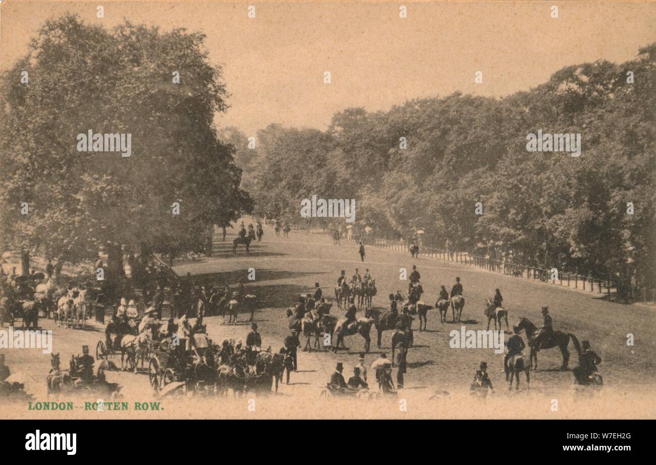 Rotten Row, Londres, c1900. Artiste : Inconnu Banque D'Images