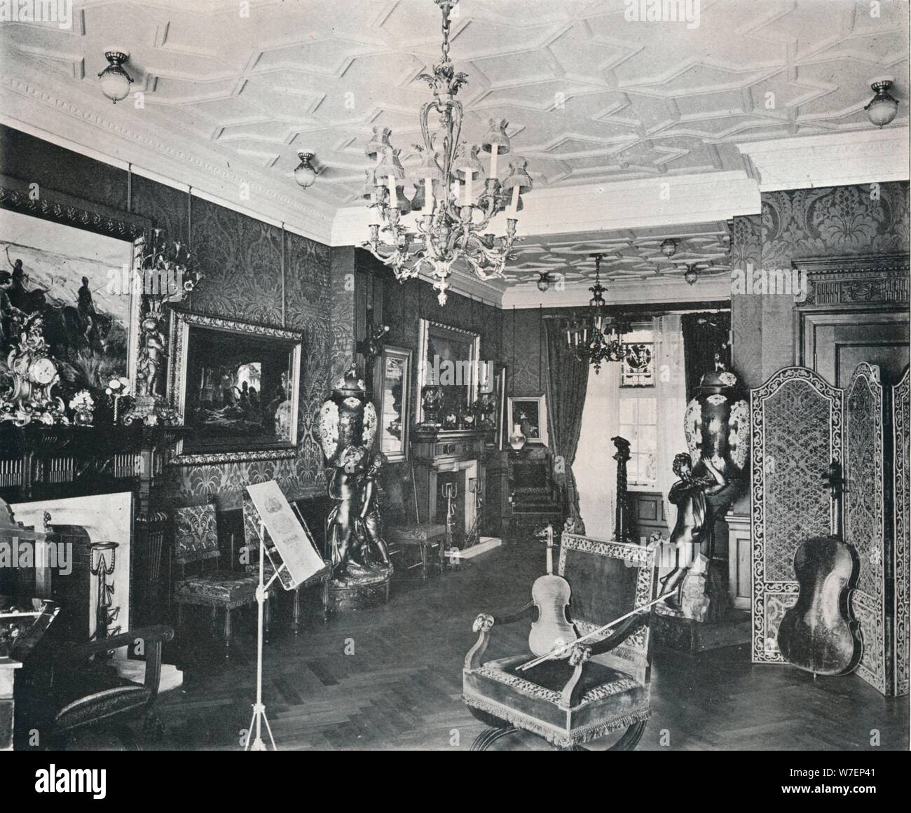 'L'Music-Room, le capitaine Harvey's House, Hampstead', c1903. Artiste : Frank William Brookman. Banque D'Images