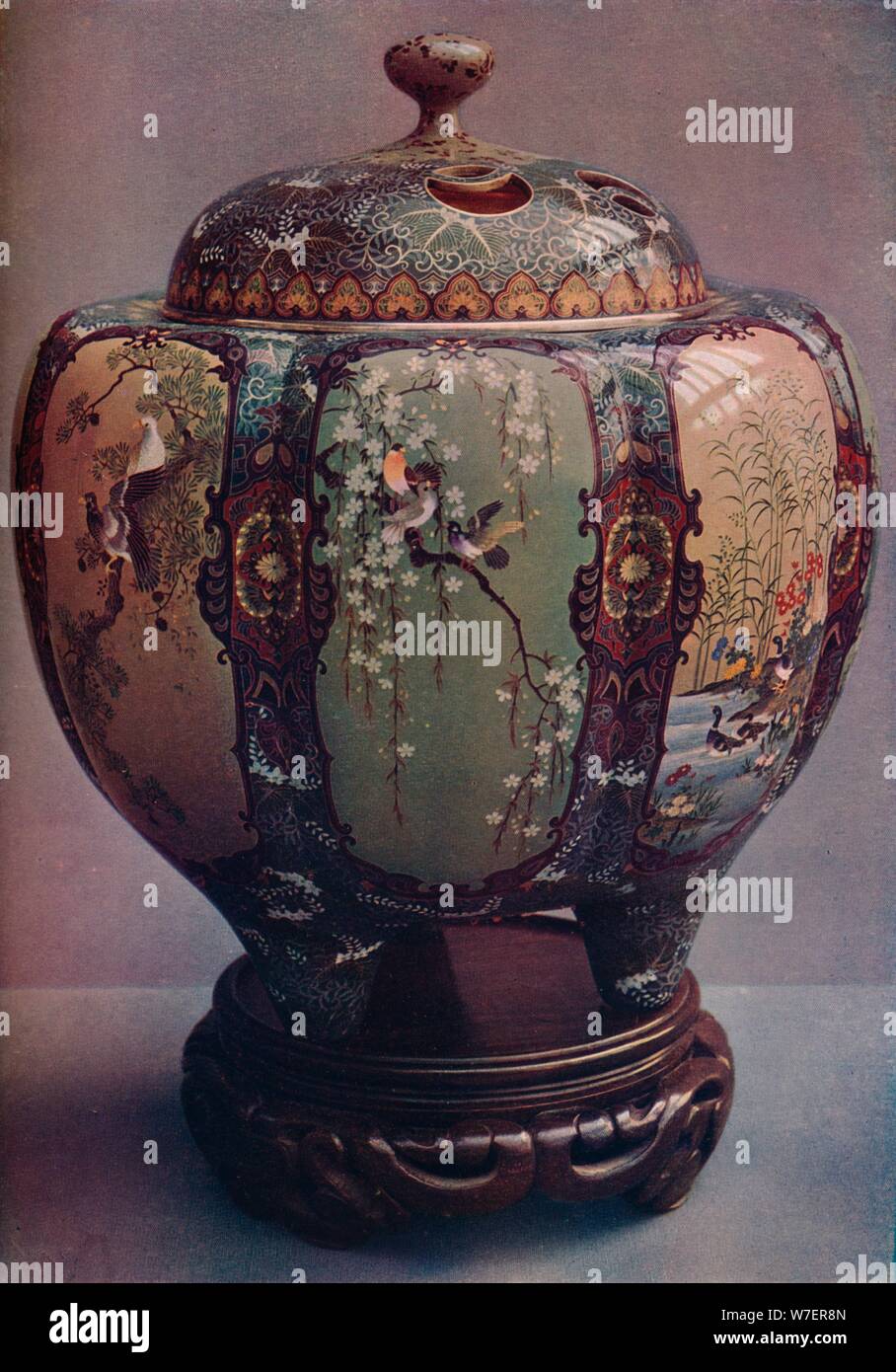 "L'émail cloisonné brûleur d'encens. Par Ando Jubei de Nagoya', c1900. Artiste : Ando Jubei. Banque D'Images