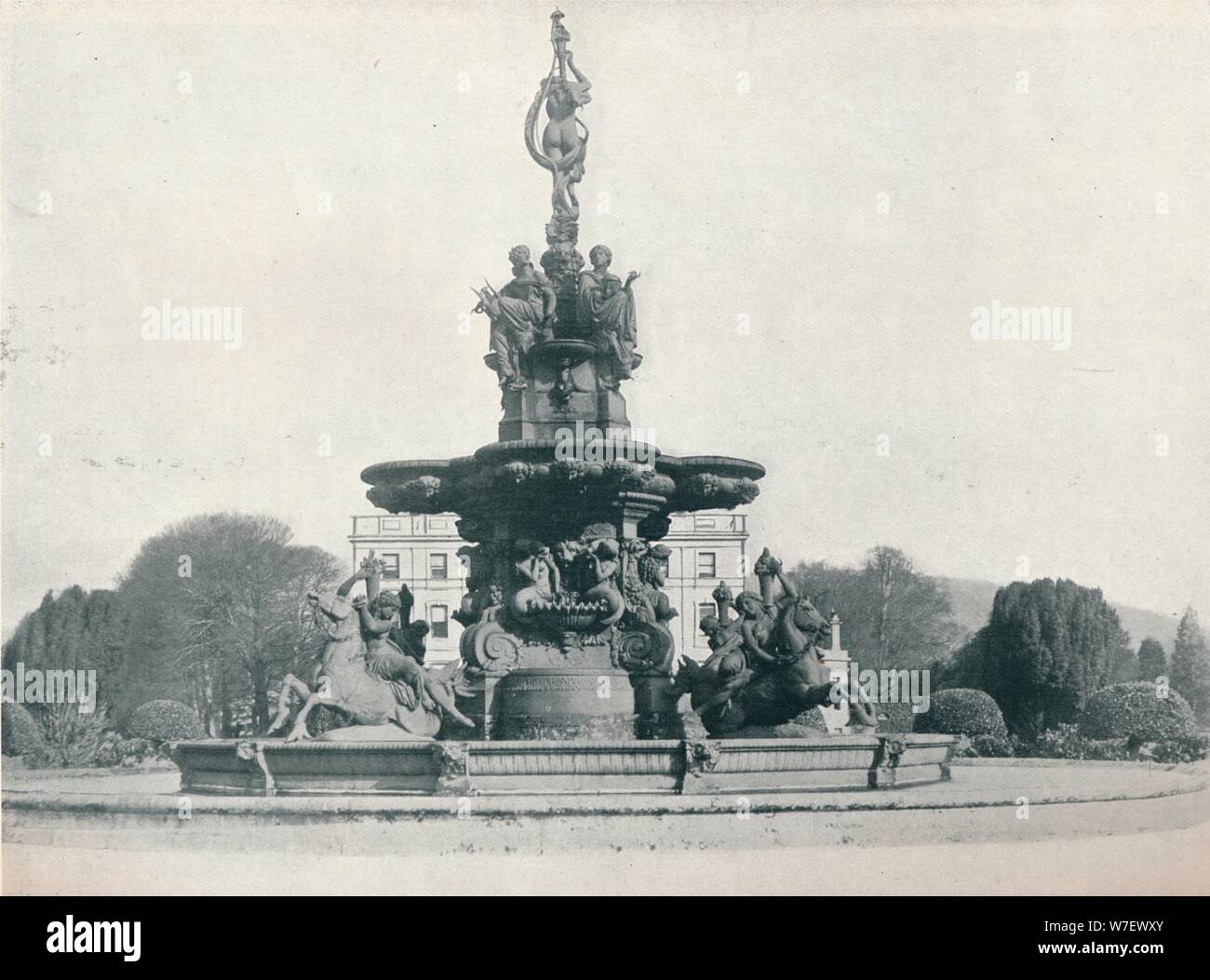 "Fontaine à Curraghmore, siège de la plus honorable marquis de Waterford', c1915. Artiste : Willoughby Leonard. Banque D'Images