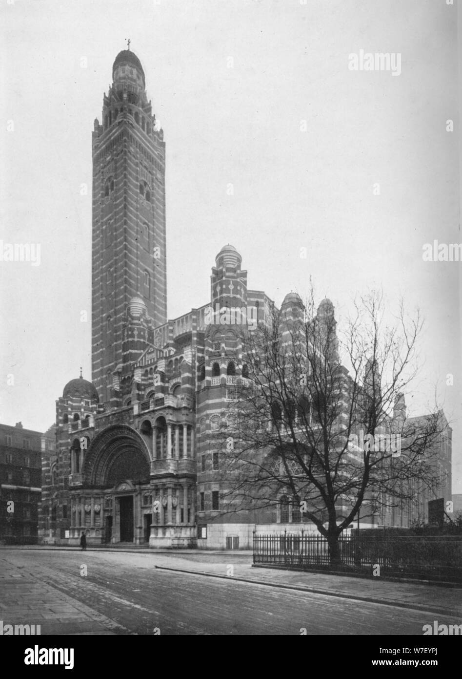 La cathédrale catholique de Westminster, Londres, 1911. Artiste : Photochrom Co Ltd de Londres. Banque D'Images