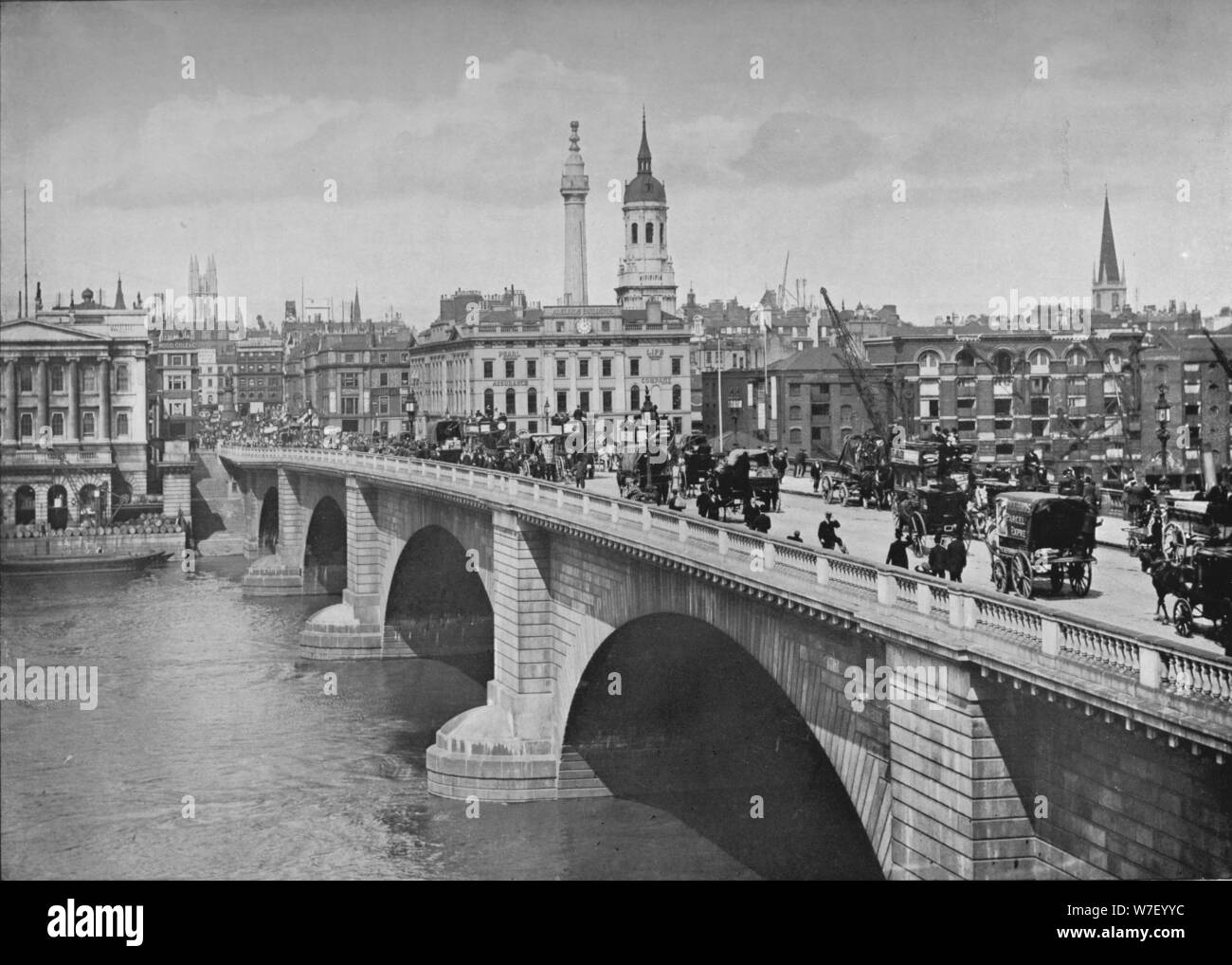Le Pont de Londres, ville de Londres, 1911. Artiste : Agence picturale. Banque D'Images