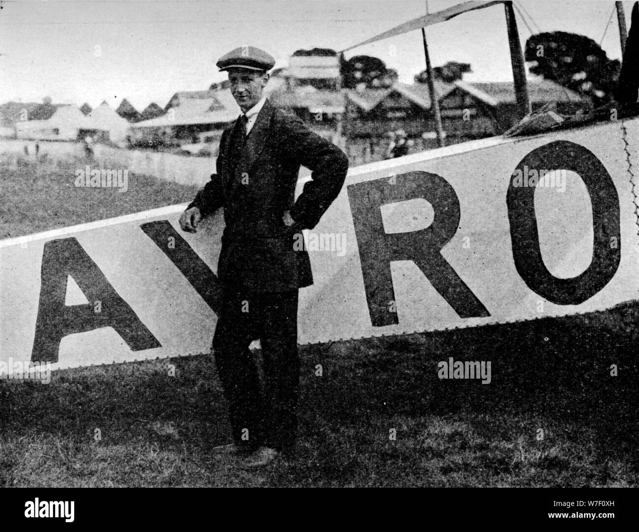 L'Aerial Derby : le pilote de l'Avro, M. FP 75014, 1913 (1934). Artiste : billet avion Photo. Banque D'Images