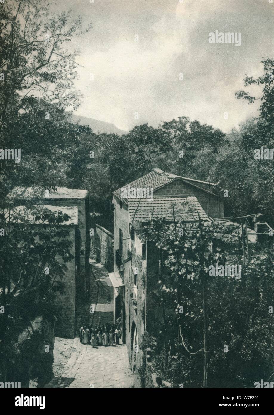 Rue étroite, Capri, Italie, 1927. Artiste : Eugen Poppel. Banque D'Images