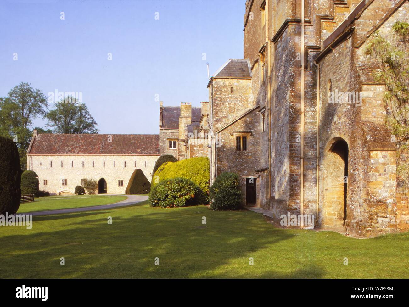 Façade ouest de l'abbaye de Forde, Dorset, 20e siècle. Artiste : CM Dixon. Banque D'Images
