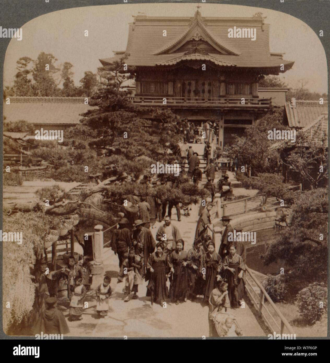 Le premier Temple Shinto de gateaway, Kameido, Tokyo, Japan', 1904. Artiste : Inconnu. Banque D'Images