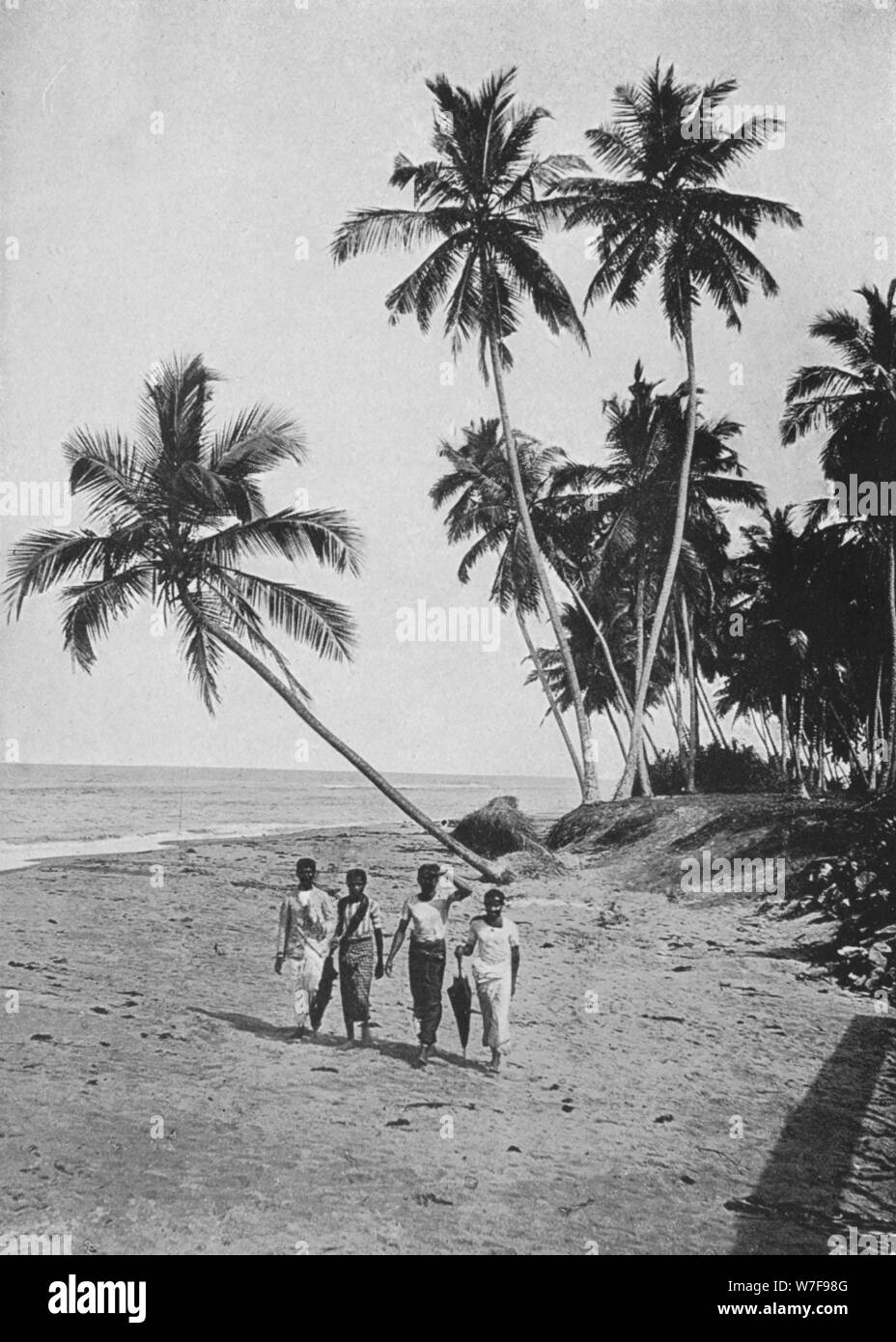 "Le côté de la mer d'argent', c1890, (1910). Artiste : Alfred William Amandus Plaque. Banque D'Images