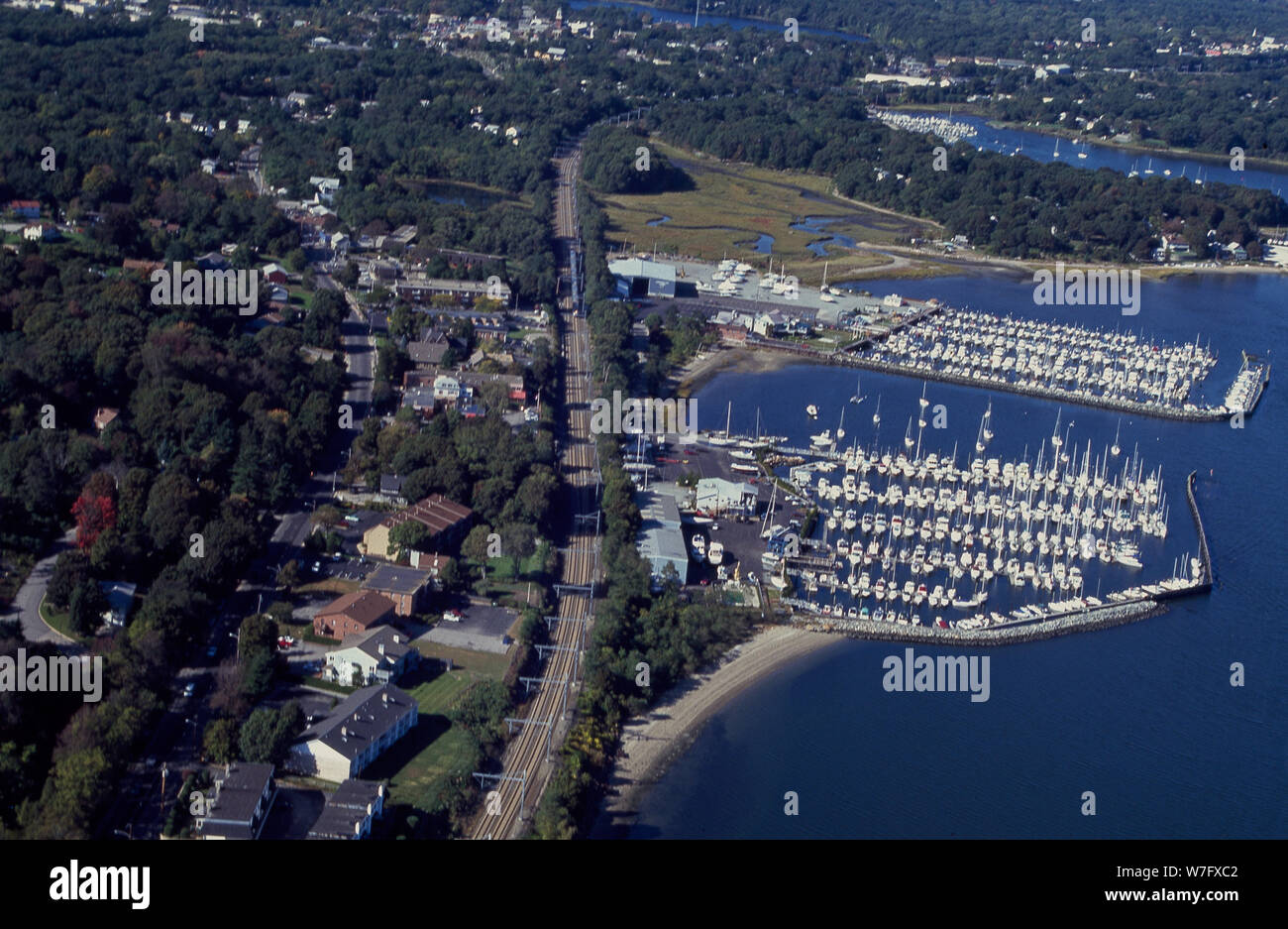 Vue aérienne de l'Acela Amtrak train de faire un essai de fonctionnement en Nouvelle Angleterre Banque D'Images