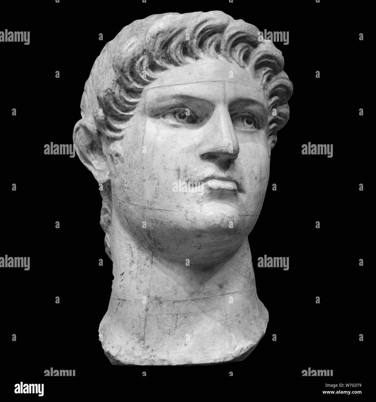 Portrait de l'empereur romain Nero Claudius Caesar Augustus Germanicus isolé sur fond blanc. Banque D'Images