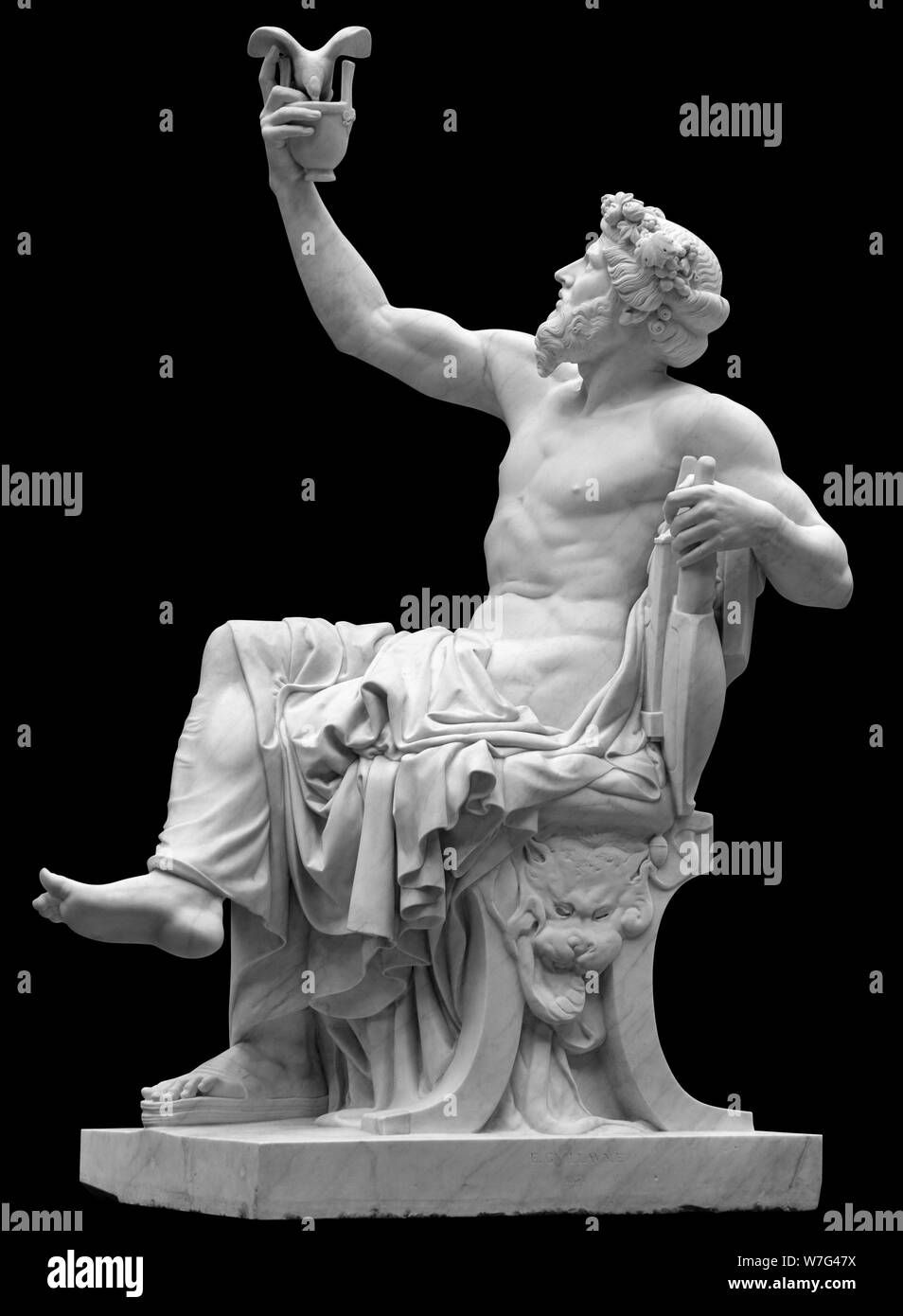 Statue de Dionysos ou Bacchus avec grappe de raisins isolé sur blanc. Banque D'Images