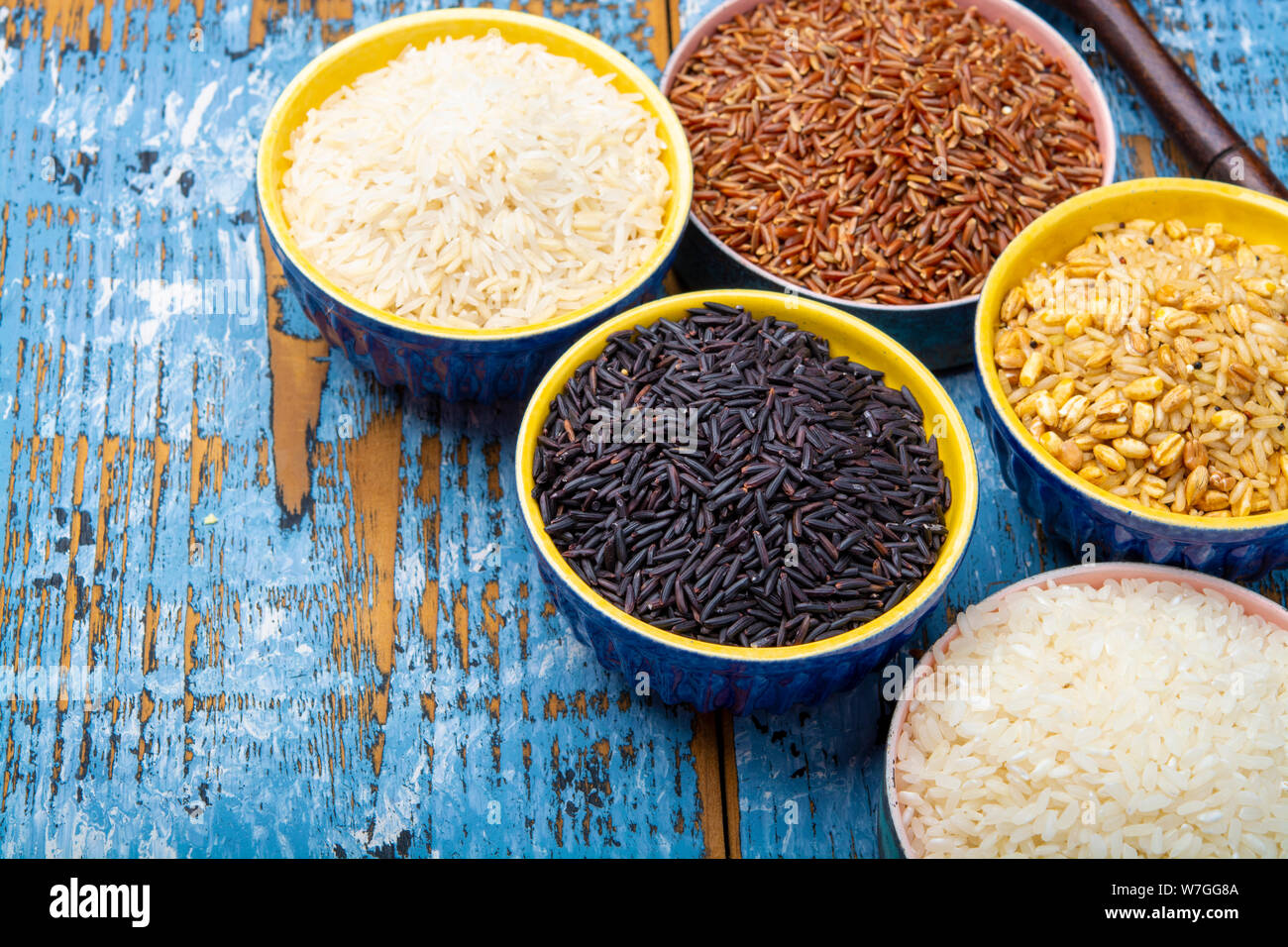 Différents types de riz blanc, basmati, jasmin, riz arborio, brun et ...