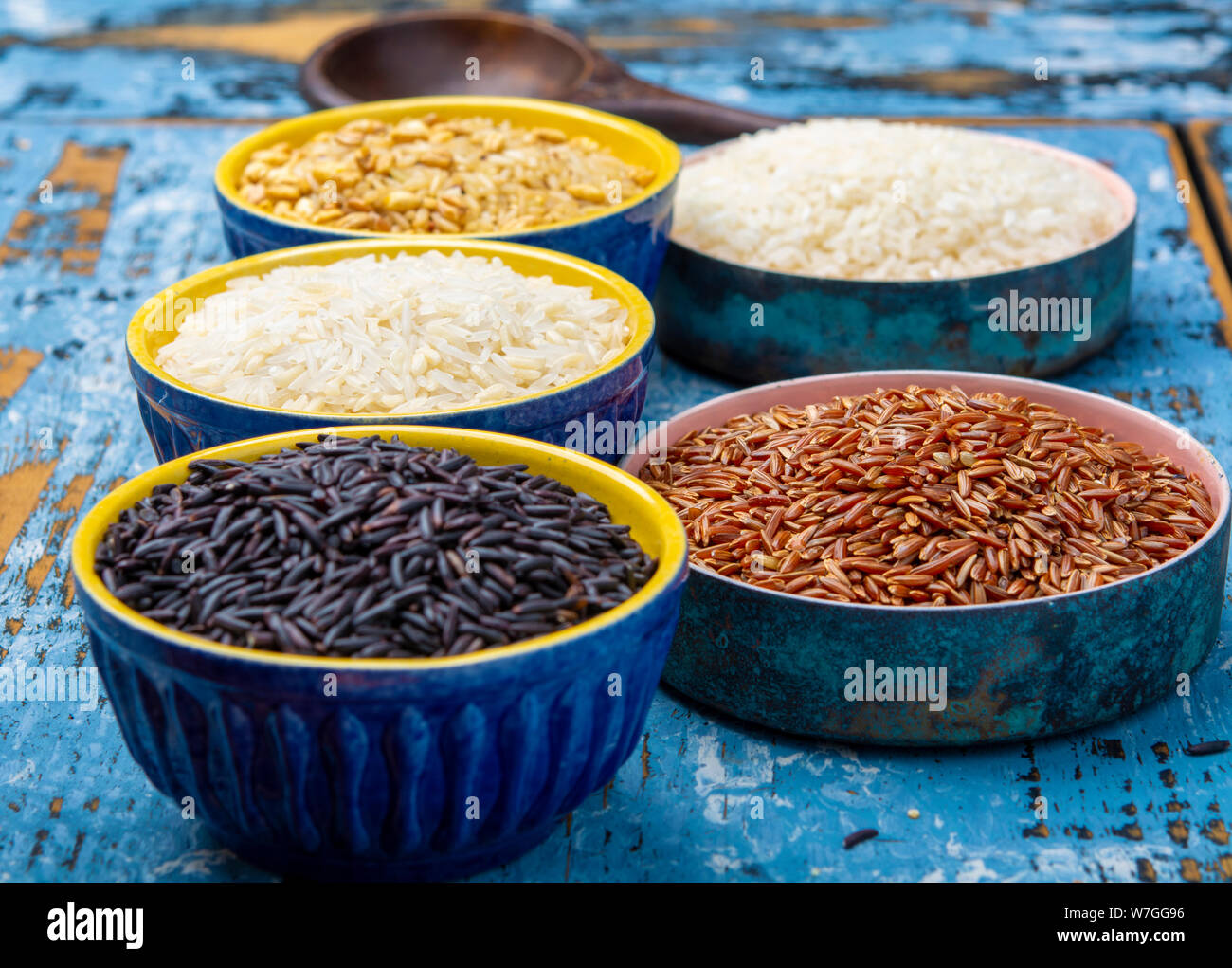 Différents types de riz blanc, basmati, jasmin, riz arborio, brun et ...