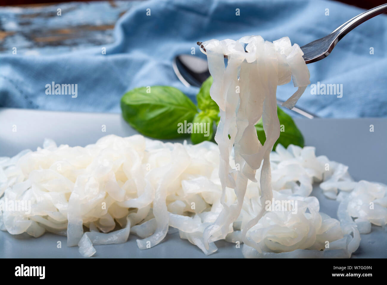 Konjac shirataki blanc nouilles, de gluten et pas de gros régime végétarien  et végétalien alimentation asiatique close up Photo Stock - Alamy