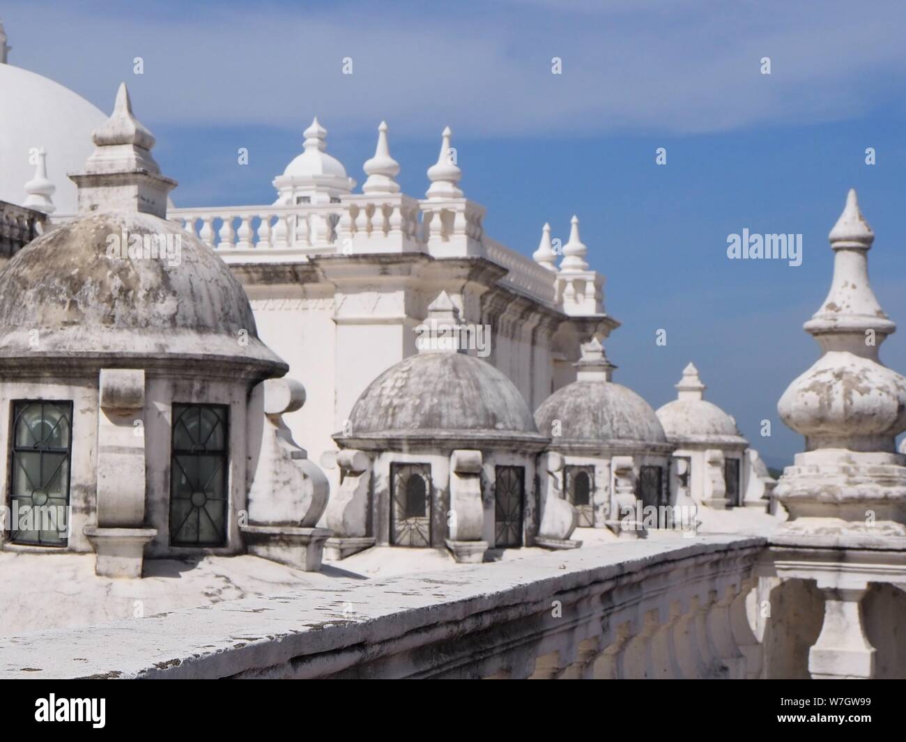 Nicaragua, Leon, cathédrale, du vrai et célèbre Cathédrale Basilique de l'Assomption de la Bienheureuse Vierge Marie, le toit. Banque D'Images