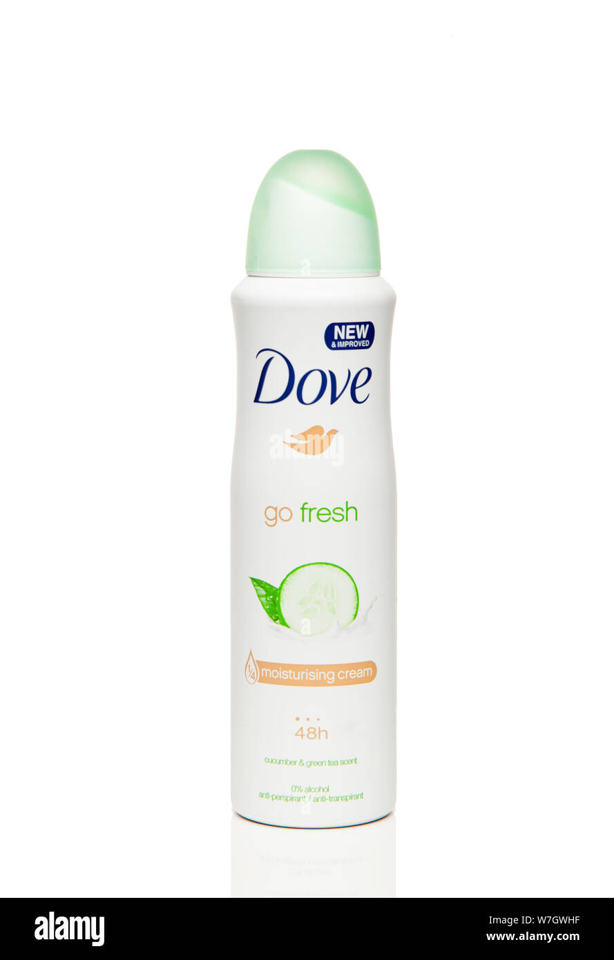 Bouteille anti-sudorifiques Dove Go Fresh - crème hydratante 48h,  nouvelle&améliorée, concombre et thé vert sccent, isolé sur fond blanc  Photo Stock - Alamy