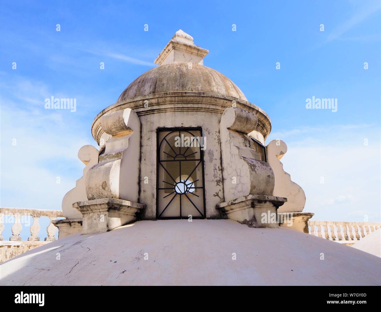 Nicaragua, Leon, cathédrale, du vrai et célèbre Cathédrale Basilique de l'Assomption de la Bienheureuse Vierge Marie, le toit. Banque D'Images