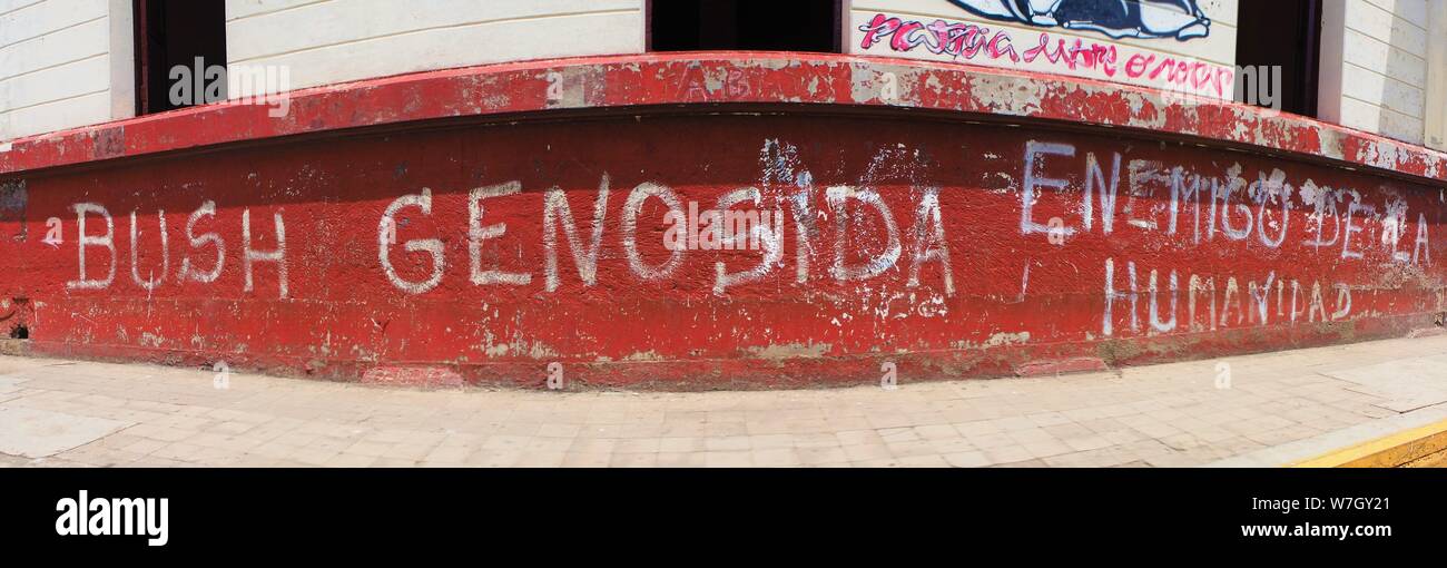 Nicaragua, Leon, Cenrtal Nord. Cathédrale, du vrai et célèbre Basilique Cathédrale de l'Assomption de la Bienheureuse Vierge Marie, le toit, ville Vue aérienne Banque D'Images