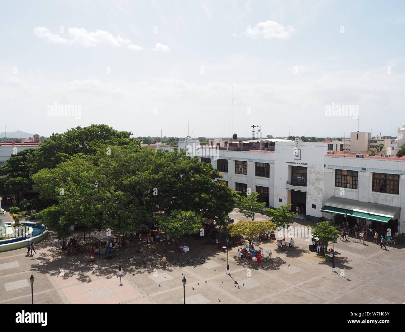 Nicaragua, Leon, Cenrtal Nord. Cathédrale, du vrai et célèbre Basilique Cathédrale de l'Assomption de la Bienheureuse Vierge Marie, le toit, ville Vue aérienne Banque D'Images