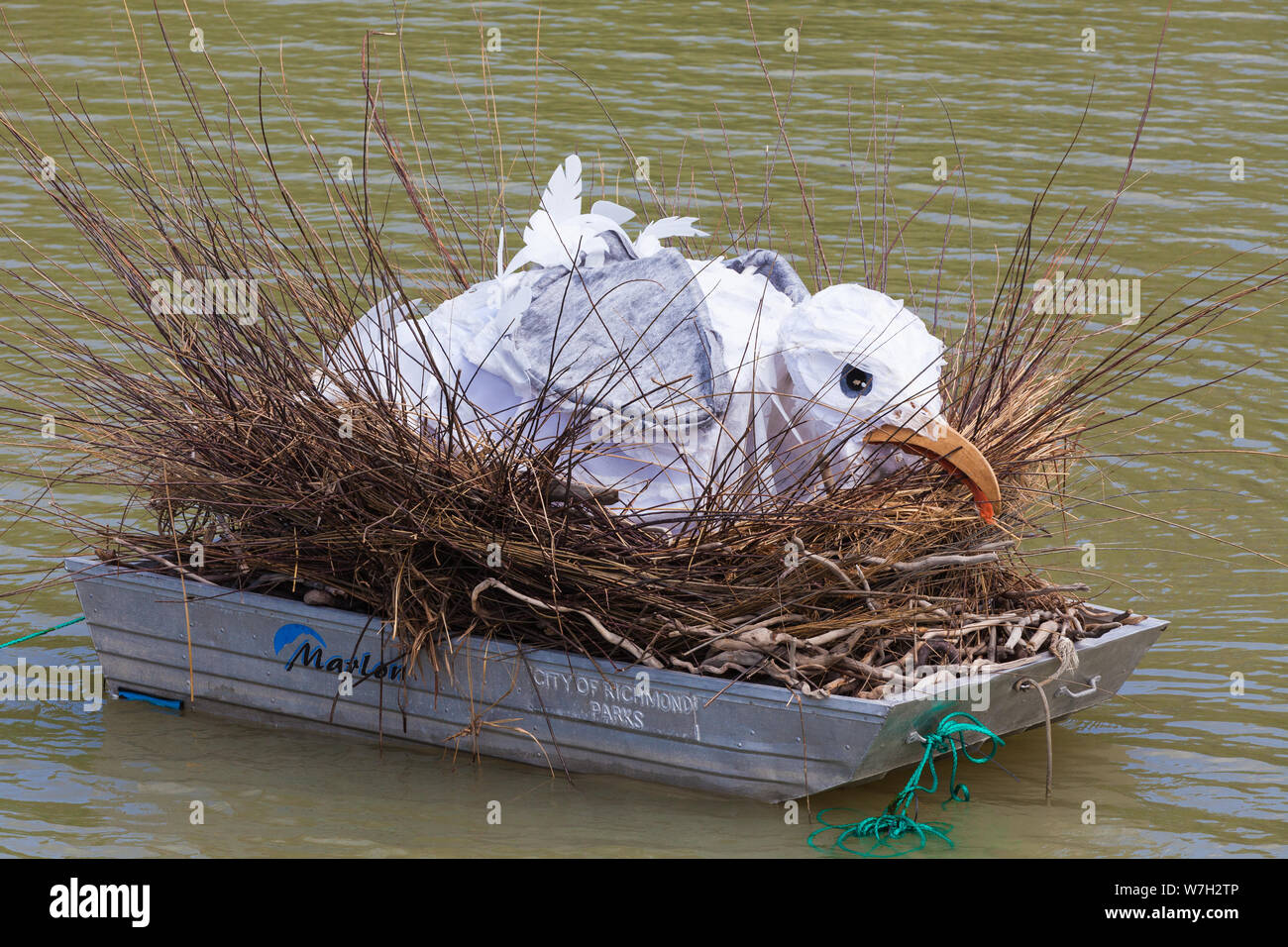 Modèle énorme d'une mouette sur un nid dans le cadre des décorations pour le Festival Maritime 2019 Richmond Steveston en Colombie-Britannique Banque D'Images