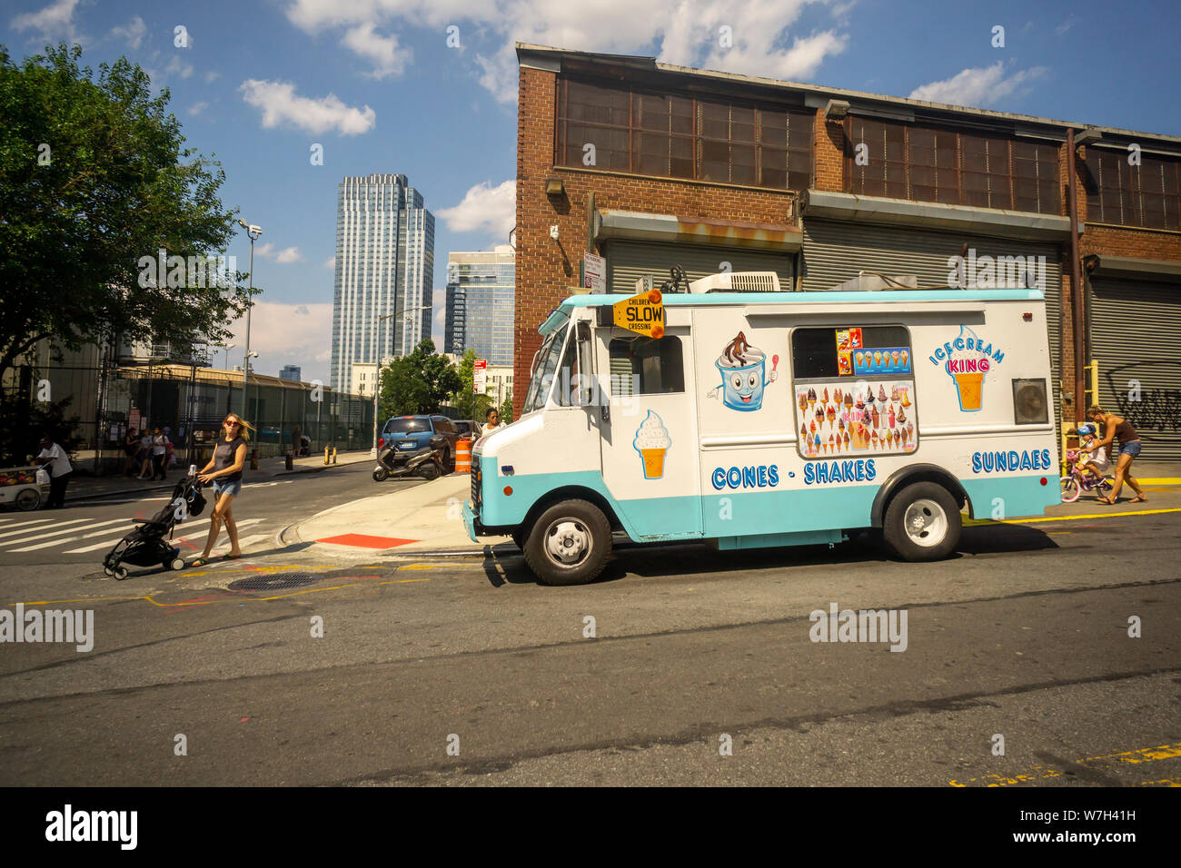La crème glacée molle camions dans le quartier de Williamsburg Brooklyn à New York le dimanche 4 août 2019. (© Richard B. Levine) Banque D'Images
