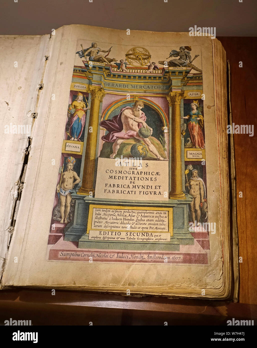 Atlas sive Cosmographicae meditationes 1607 de fabrica mundi et fabricati figura par Gerard Mercator, Jodocus Hondius, Petrus montanus Banque D'Images