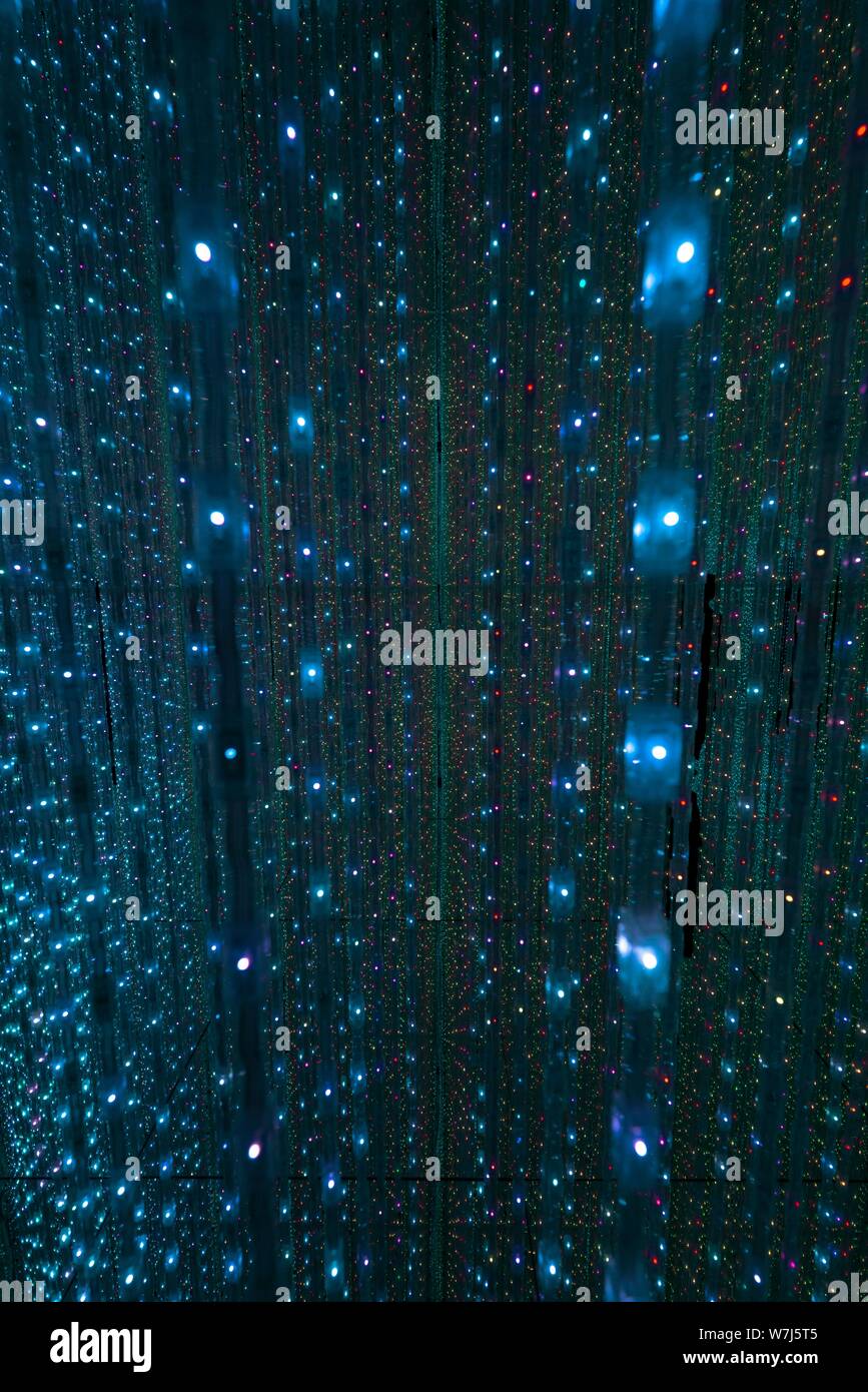L'installation de LED, Digital Art Museum, TeamLab planètes, Koto City, Tokyo, Japon Banque D'Images