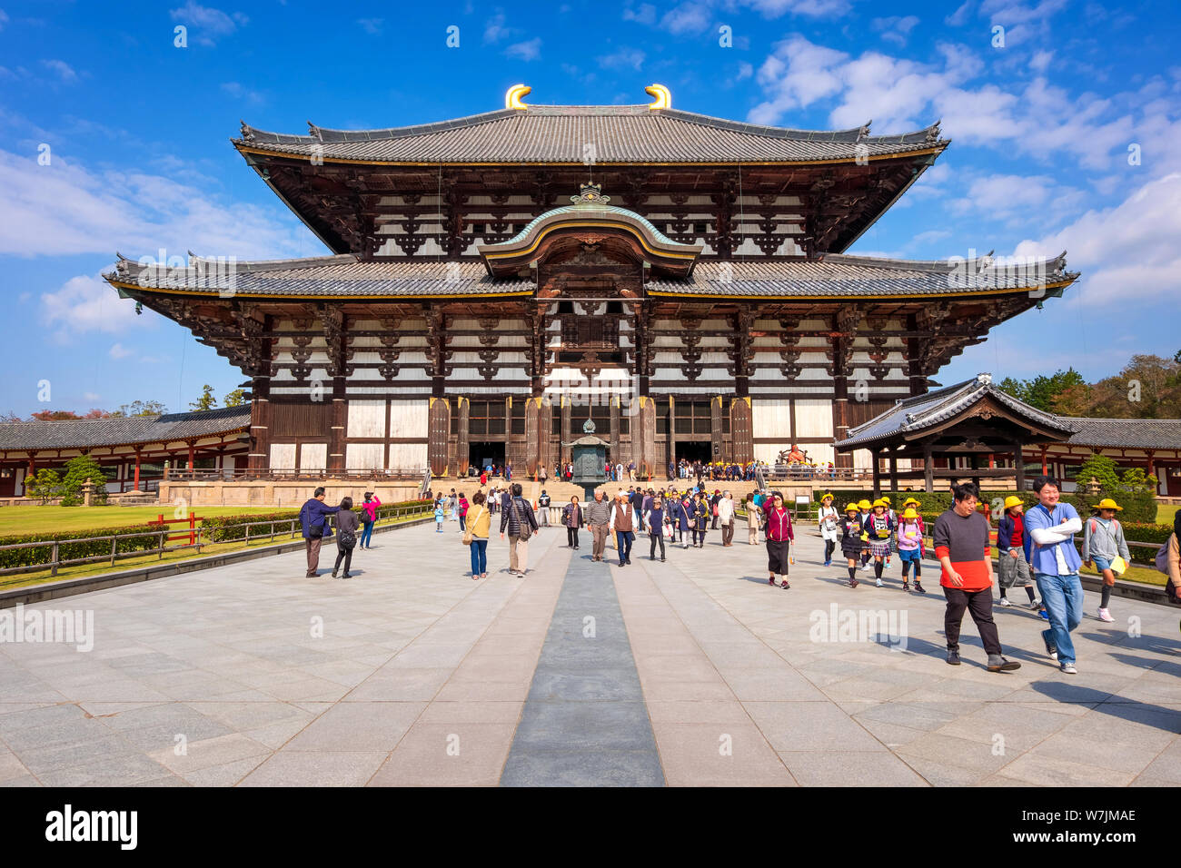 Nara, Japon - 29 octobre 2018 : : Grande salle du Bouddha Daibutsu den ou de temple Todaiji abrite le plus grand Bouddha assis en bronze et c'est aussi l'larges Banque D'Images