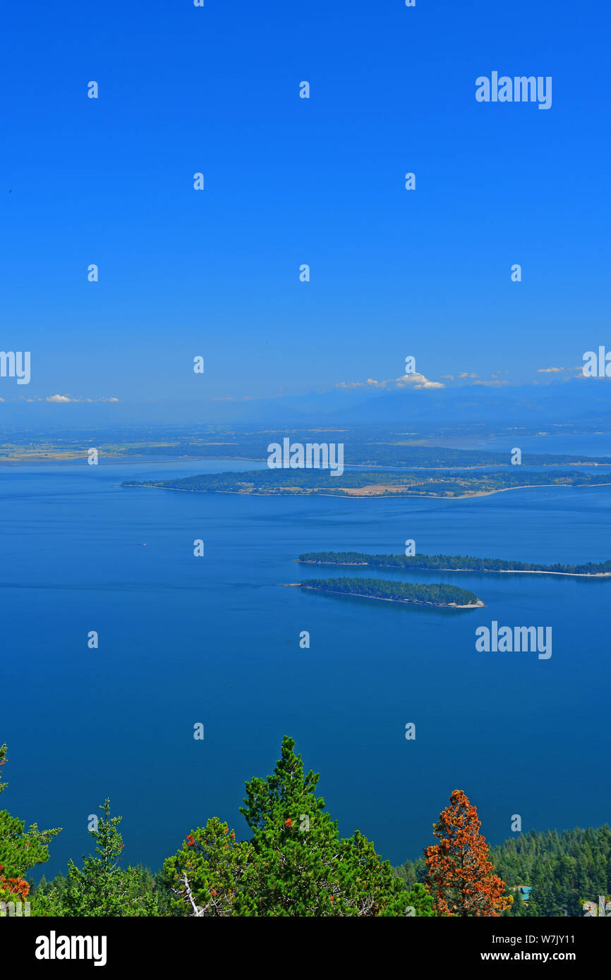 Vue panoramique sur les îles San Juan et Mt. Baker vus de mt, constitution sur Orcas Island, Washington Banque D'Images