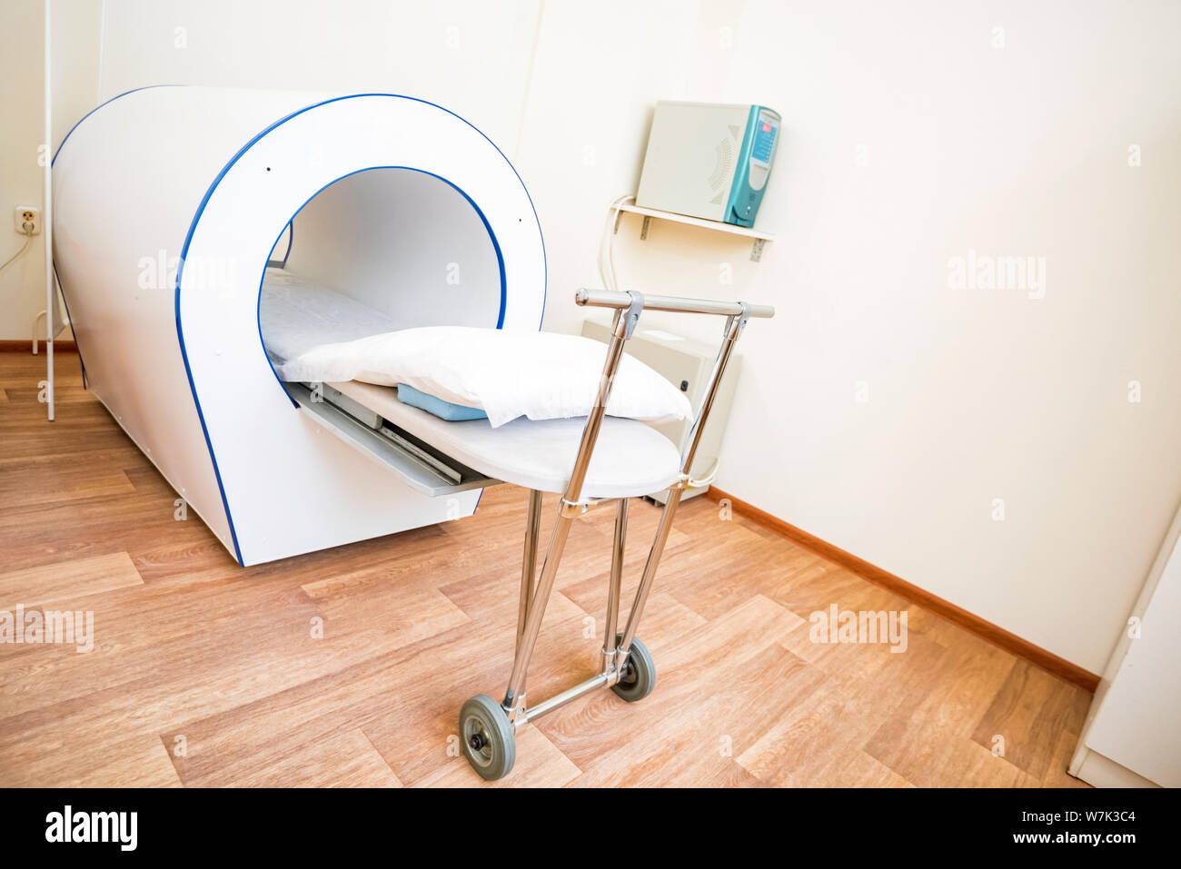 Machine IRM pour l'imagerie par résonance magnétique en radiologie de l'hôpital Banque D'Images