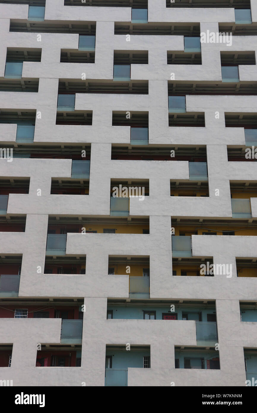 Vue sur le bâtiment résidentiel comprenant la forme de QR Code sur sa surface à Chongqing, Chine, 16 août 2017. Doté d''un bâtiment résidentiel Banque D'Images