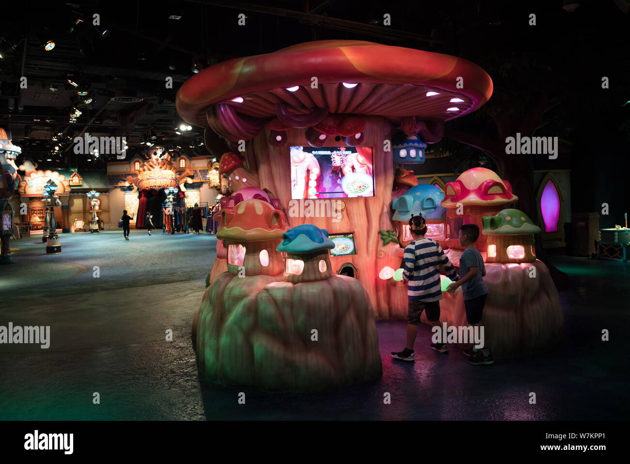 Vue de l'intérieur de la planète J vivre-action-role-play parc à thème de la Chine des sables bitumineux à Sands Cotai dans centre commercial Shoppes, Macao, Chine, 29 août 2017. S Banque D'Images