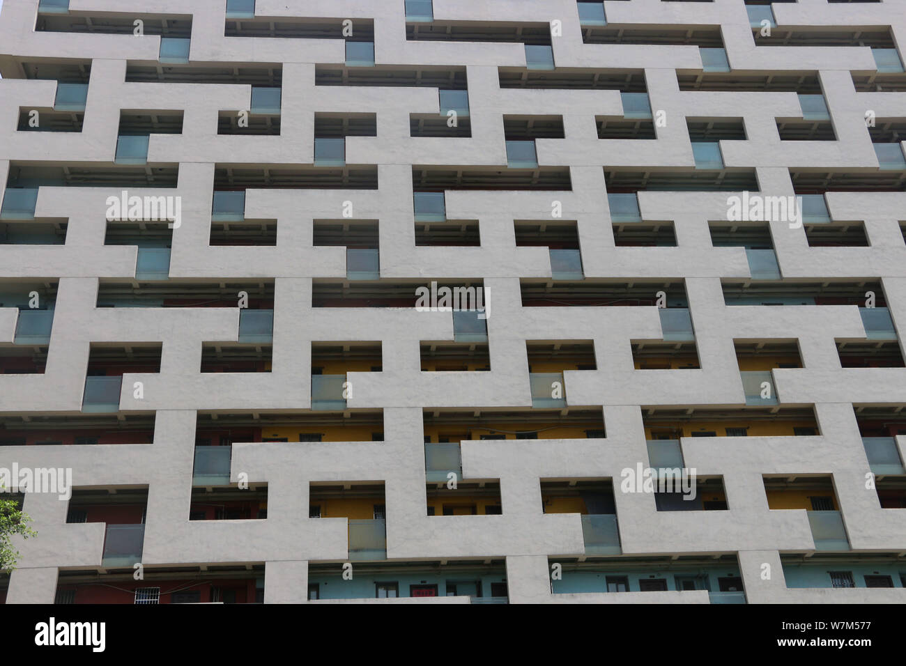 Vue sur le bâtiment résidentiel comprenant la forme de QR Code sur sa surface à Chongqing, Chine, 16 août 2017. Doté d''un bâtiment résidentiel Banque D'Images