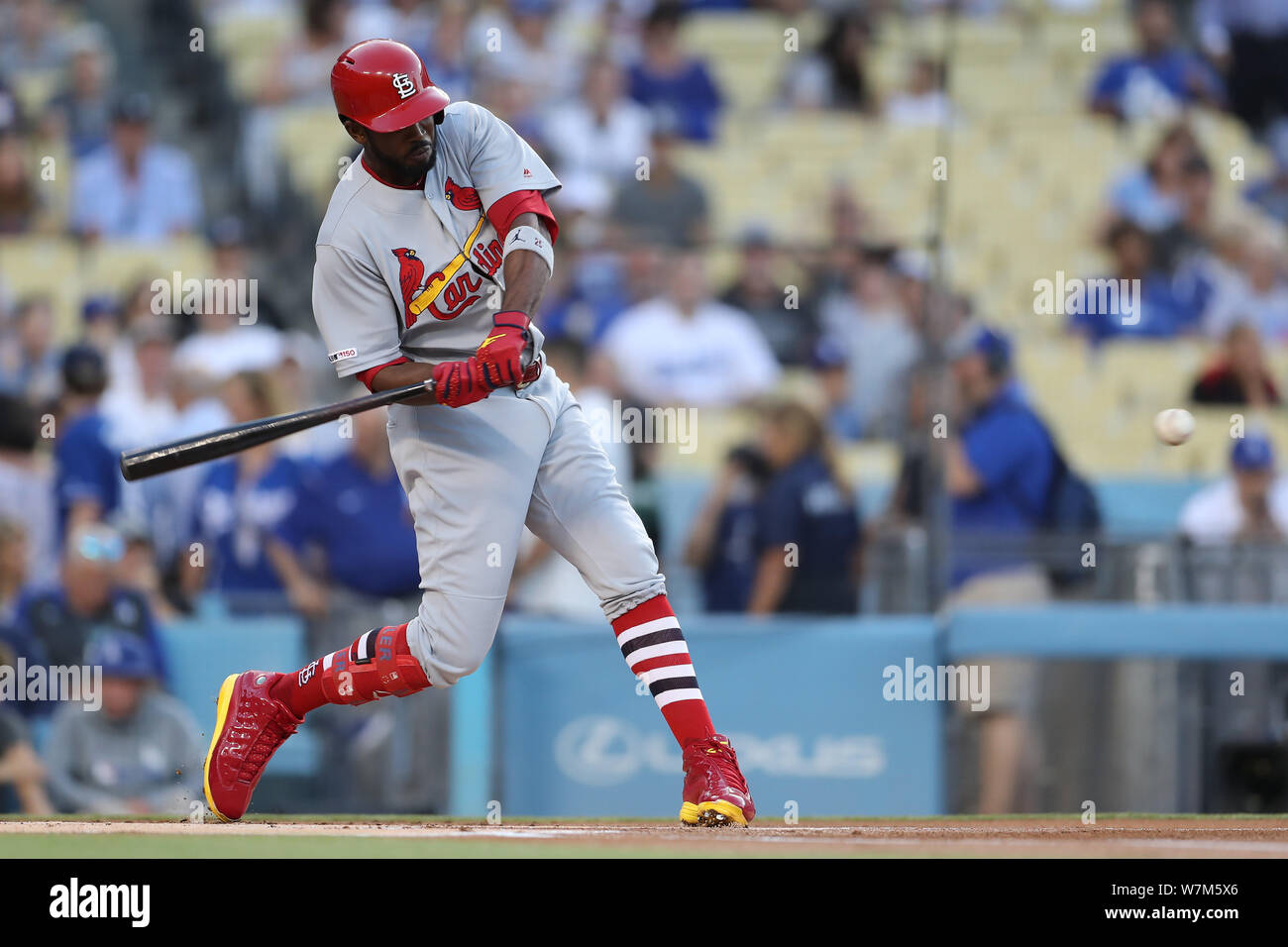 Los Angeles, USA. 6 Aug 2019. Cardinals de Saint-Louis droit fielder Dexter Fowler (25) double pendant le match entre les Cardinals de Saint-Louis et Les Dodgers de Los Angeles au Dodger Stadium à Los Angeles, CA. (Photo de Peter Renner and Co) Credit : Cal Sport Media/Alamy Live News Banque D'Images