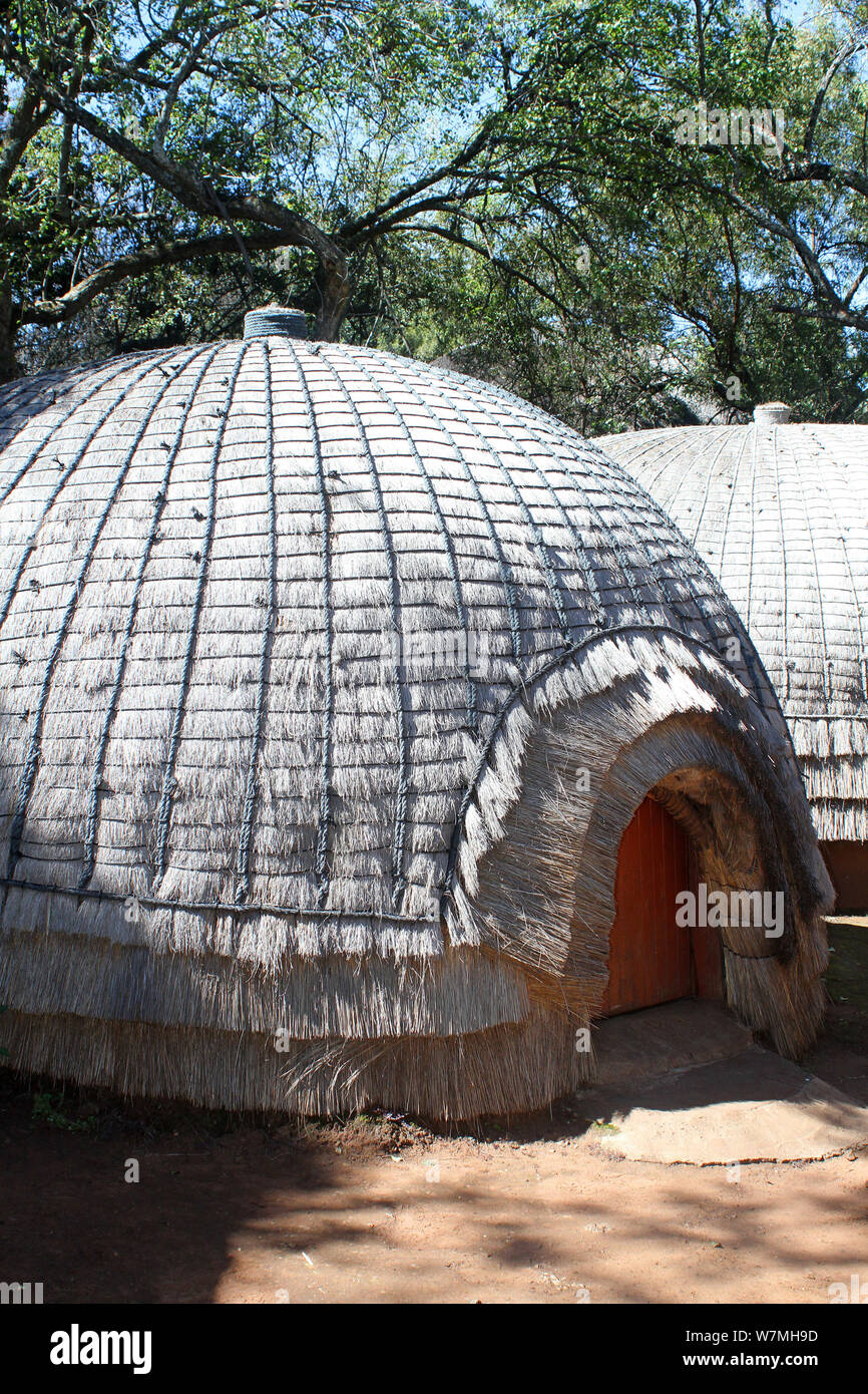 Zulu hut à Lesedi Cultural Village, berceau de l'humanité, l'Afrique du Sud Banque D'Images