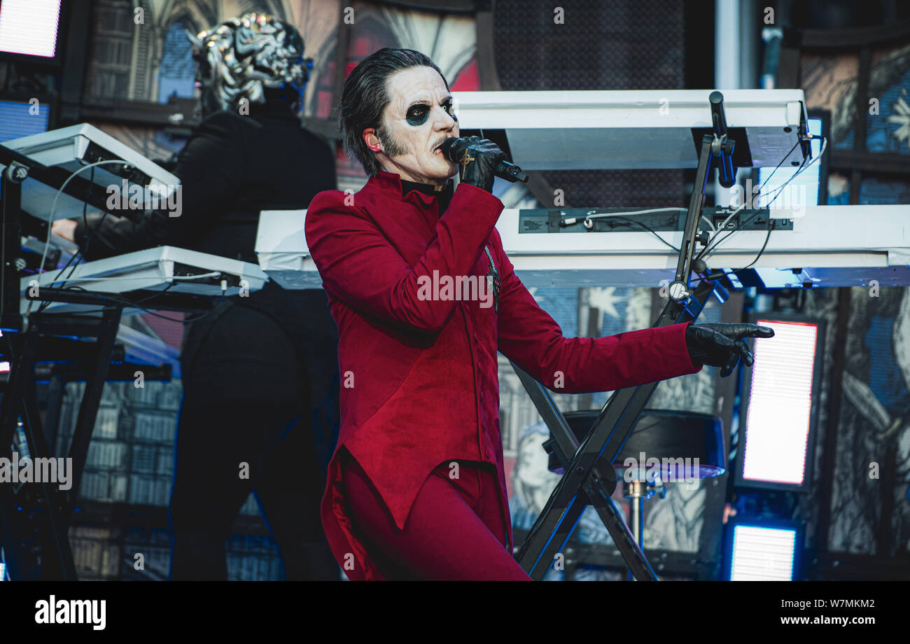 Copenhague, Danemark. Juillet 11th, 2019. Le groupe de doom metal suédois Ghost effectue un concert live à Telia Parken de Copenhague. Ici le chanteur Tobias Forge alias Cardinal Copia est vu sur scène. (Photo crédit : Gonzales Photo - Nikolaj Bransholm). Banque D'Images