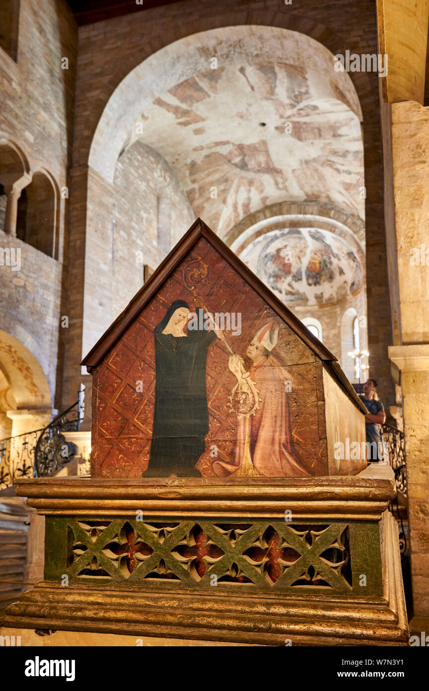 Prague République tchèque. Basilique Saint-Georges au Château Banque D'Images