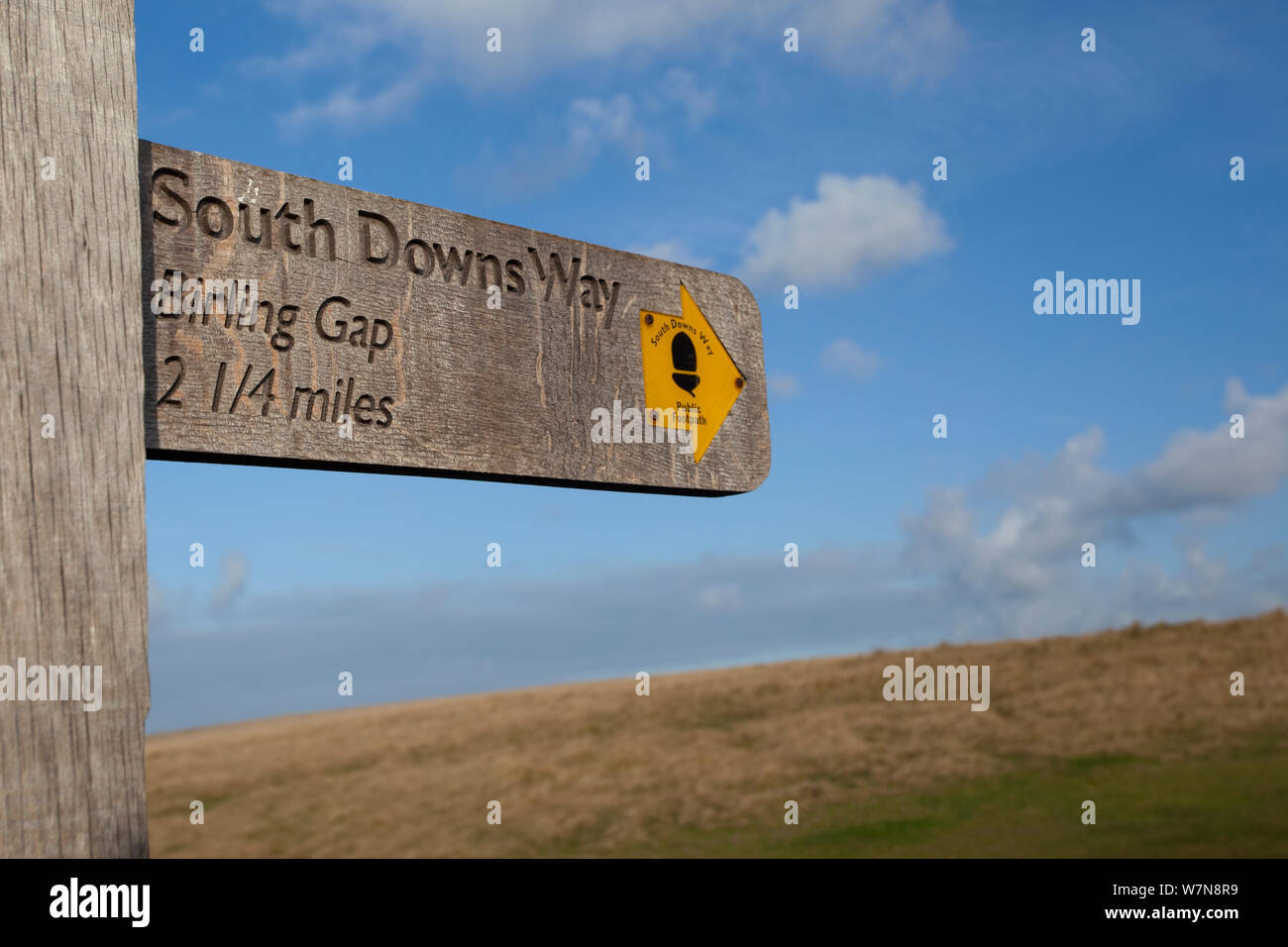 South Downs Way sentier de grande marque d'Urrugne de Seven Sisters Country Park, South Downs, l'Angleterre. Banque D'Images