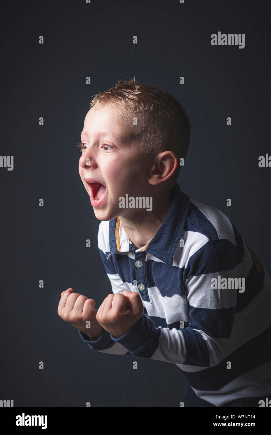 Mauvais comportement enfant Banque de photographies et d’images à haute résolution Alamy