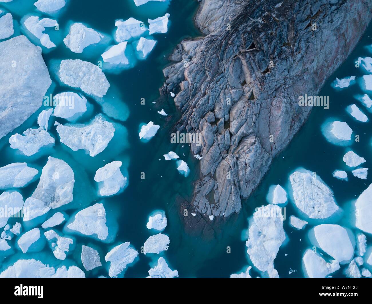 Image aérienne drone Icebergs Vue de dessus - le changement climatique et le réchauffement climatique. Les icebergs de la fonte des glaciers dans la région de icefjord Ilulissat, Groenland. Arctic Banque D'Images