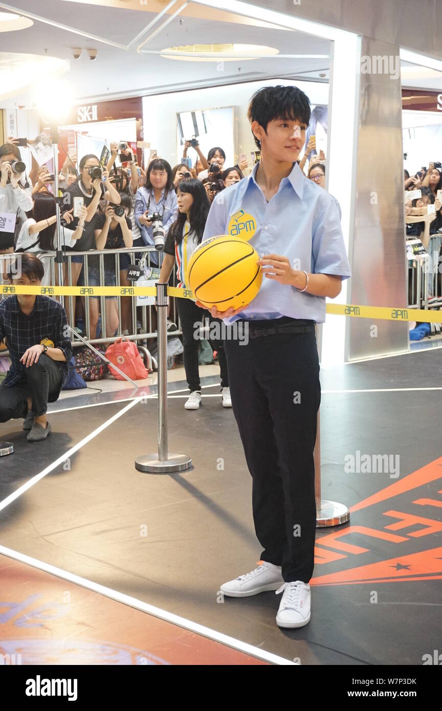 La Corée du sud-d'après l'artiste américaine Kim Samuel assiste à un événement de signature d'autographes à apm shopping mall à Hong Kong, Chine, 16 juillet 2017. Banque D'Images