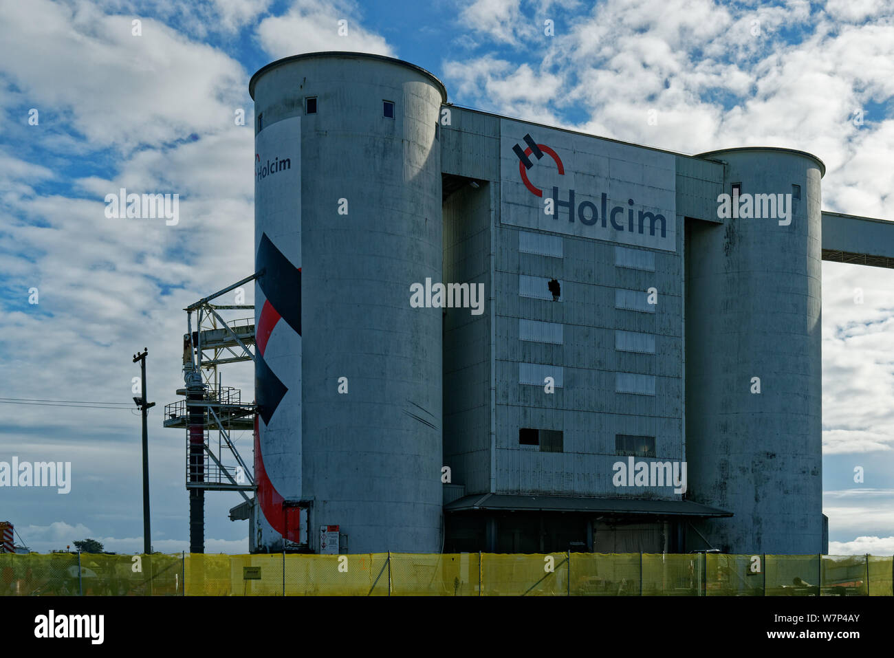 Westport, District de Buller/Nouvelle-Zélande - Juillet 20, 2019 : Travaux de ciment Holcim à l'abandon des bâtiments. Banque D'Images