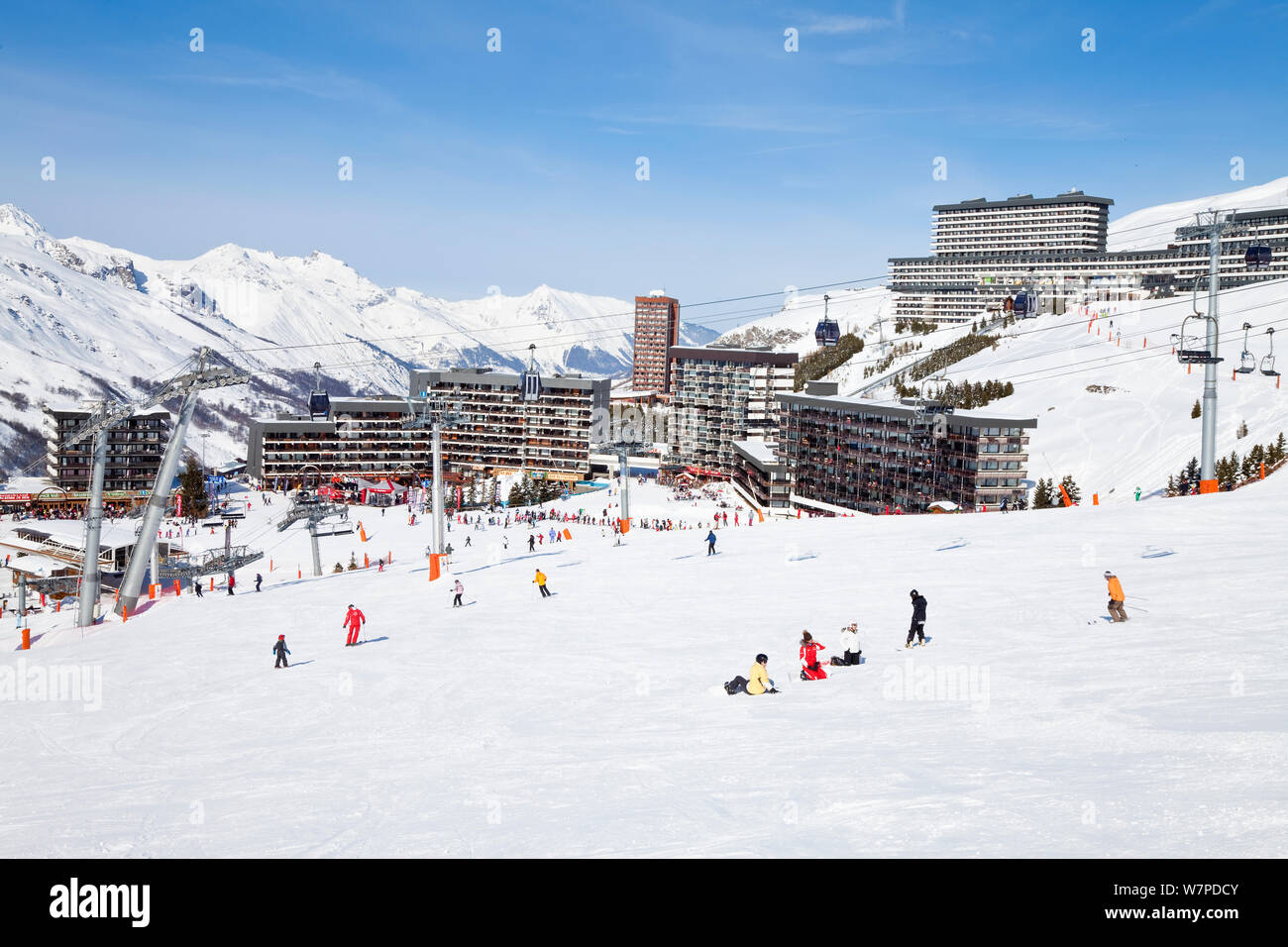 Station de ski des Menuires (1800 m) dans les Trois Vallées, Les Trois Vallées, Savoie, Alpes, France 2009 Banque D'Images