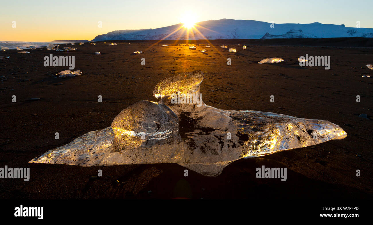 Le dégel de la glace sur la plage de Jokulsarlon. Le sud de l'Islande, Islande, Europe, mars 2011. Banque D'Images