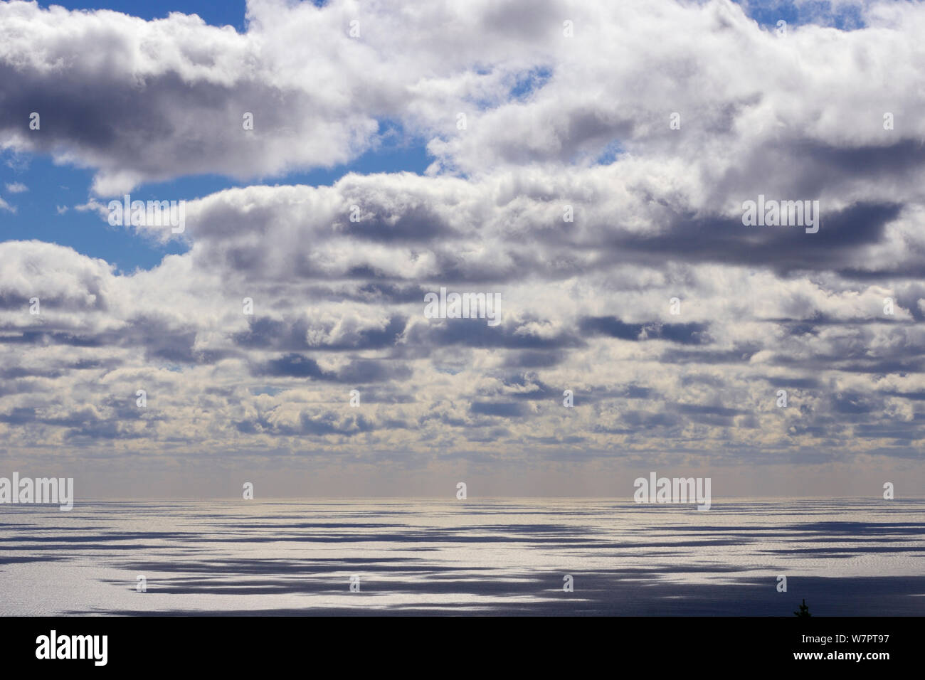 Nuages sur l'océan Atlantique, l'Acadia National Park, Maine. Octobre 2012 Banque D'Images