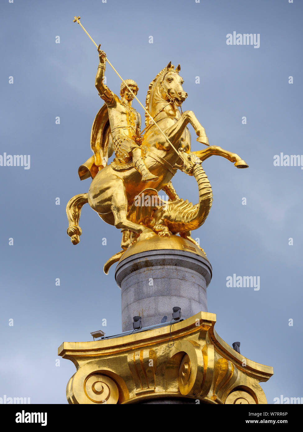 George-Monument à Freedom Square Saint Tawisuplebis Moedani, Tbilissi, Géorgie, Europe Banque D'Images